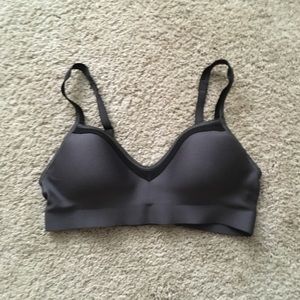 Hanes NWOT Ultimate Comfy Support -Comfort Flex Fit Wire Free. Size Small